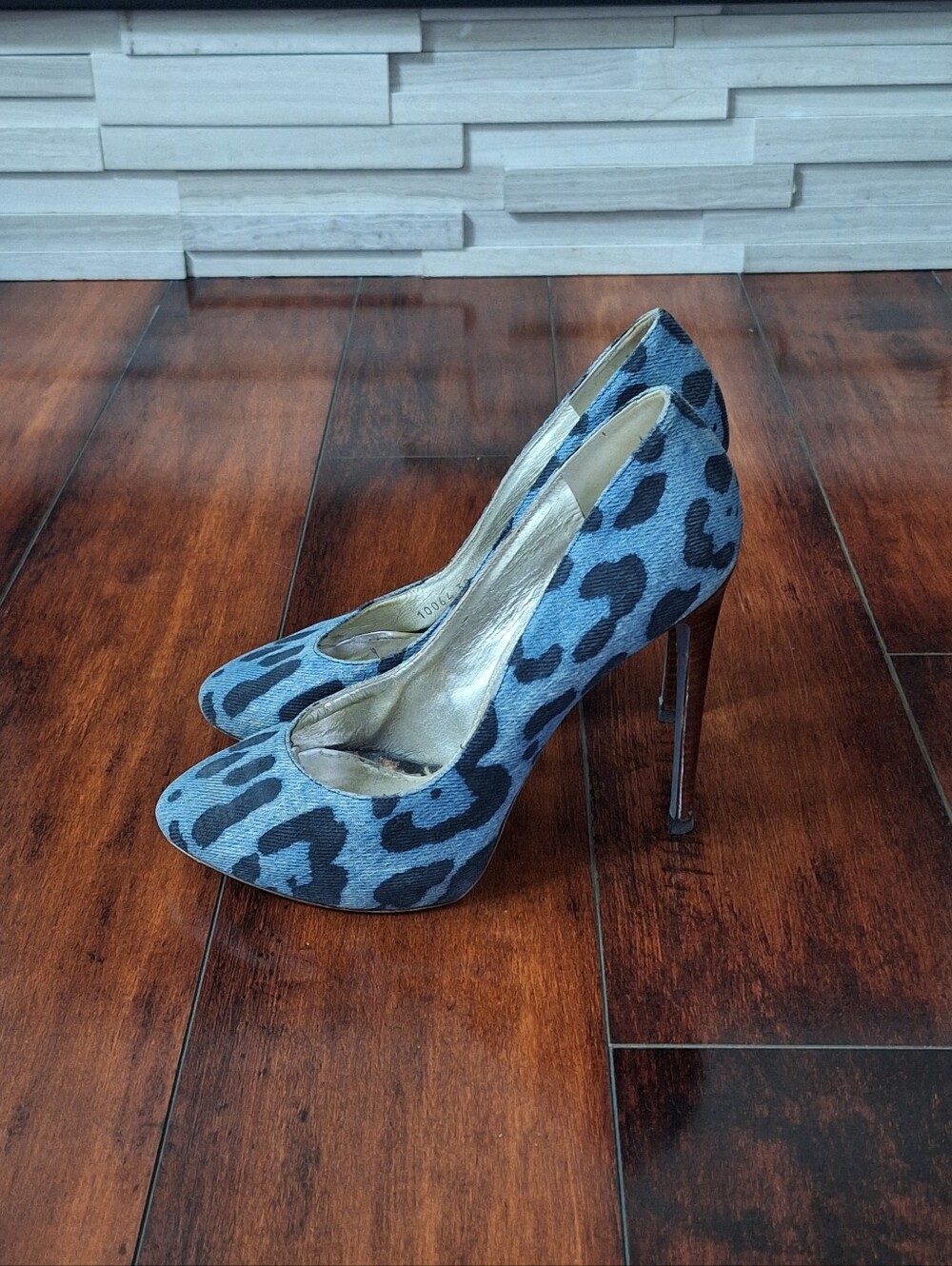 Dolce & Gabbana Blue Leopard Print Denim Pumps Heels EU 38 US 7.5 Made in Italy - Picture 3 of 9